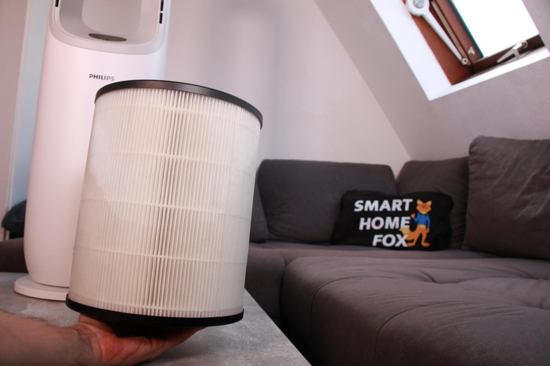  Фильтр HEPA H13 (NanoProtect) расположен на внешней стороне круглого блока фильтра Air Performer 7000, а угольный фильтр - на внутренней.